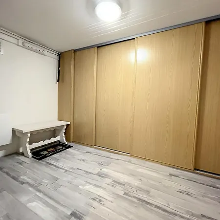 Confortable A Saugues Pour Randonneurs, 3 Spacieuses Avec Salle D'eau Privative - Fr-1-582-365 Holiday home *