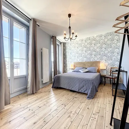 Séjour à la campagne Confortable à Saugues Pour Randonneurs, 3 Spacieuses Avec Salle D'eau Privative - Fr-1-582-365 Cubelles