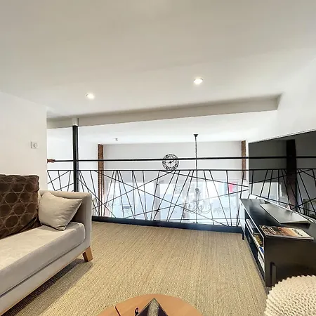 Confortable A Saugues Pour Randonneurs, 3 Spacieuses Avec Salle D'eau Privative - Fr-1-582-365 * Cubelles